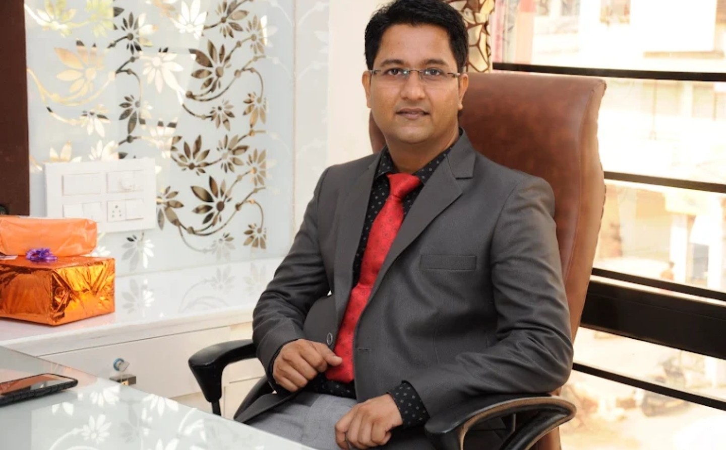 Dr. Nitin N Kapadiyaa — Senior Dental Surgeon