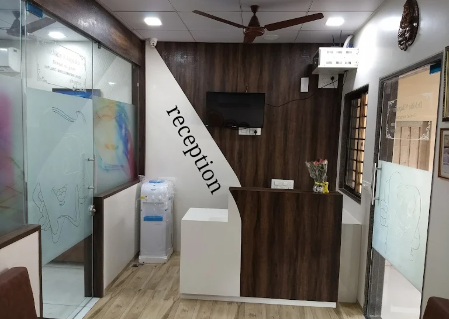 Hi-ttech Dental Care — reception desk